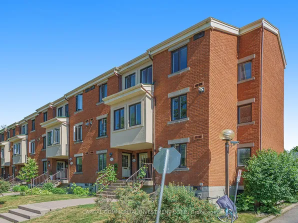 1174 Blasdell Ave, Ottawa, ON K1K 4H5