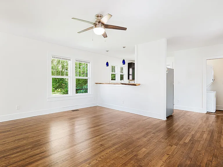 433 S Broad St — Photo 4