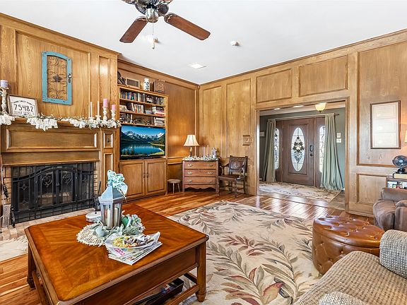 5th image of 412 Pipeline Rd