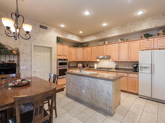 5th image of 15240 N Clubgate Dr Unit 173