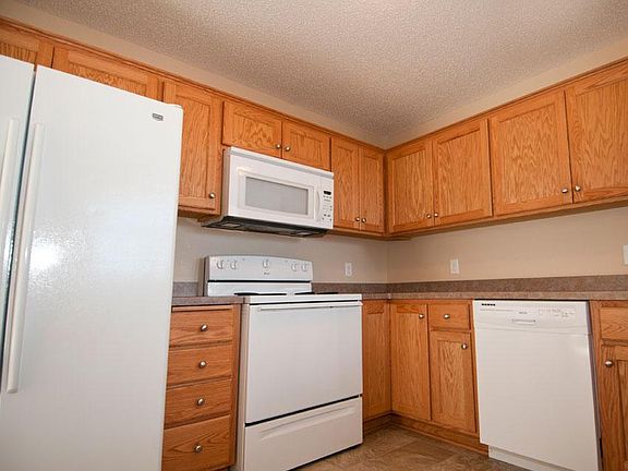 5th image of 824 Fairfield Pl