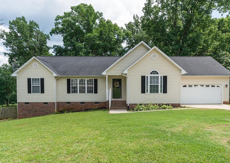 1st image of 906 Brooklee Dr