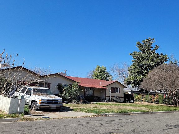 3rd image of 4061 N Argyle Ave