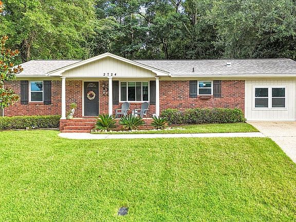 3rd image of 2724 Bedford Way