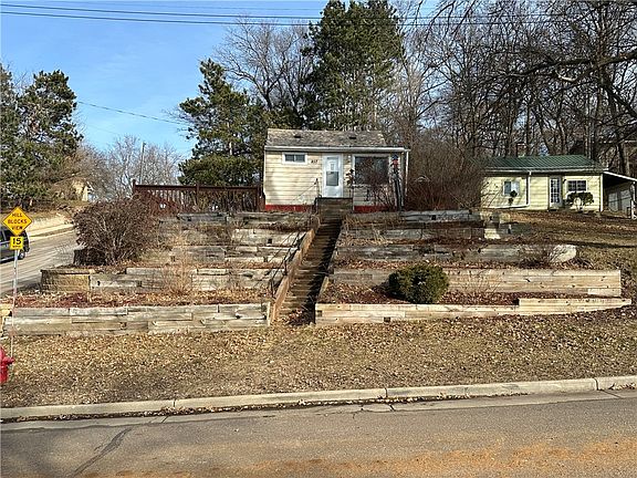 3rd image of 857 Ravencrest Avenue
