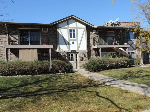 9S070 Lake Dr #13B-105, Willowbrook, IL 60527