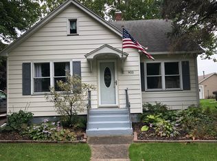 903 7th St, Durant, IA 52747