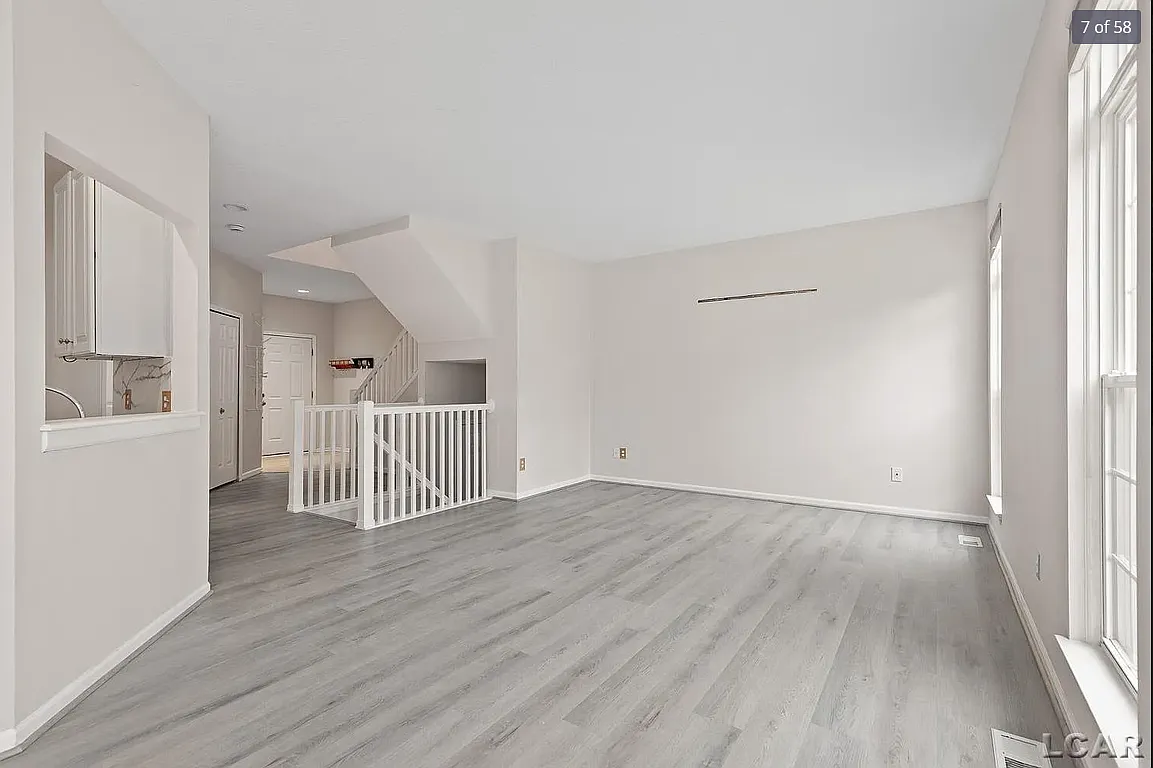 3 bed, 2.5 bath, 2146 sqft, $2,355 — Photo 3