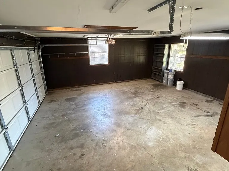 1600 Parklawn Dr — Photo 5