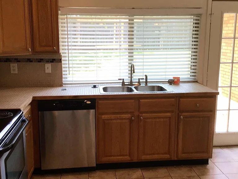 2622 Meadowview Dr — Photo 13