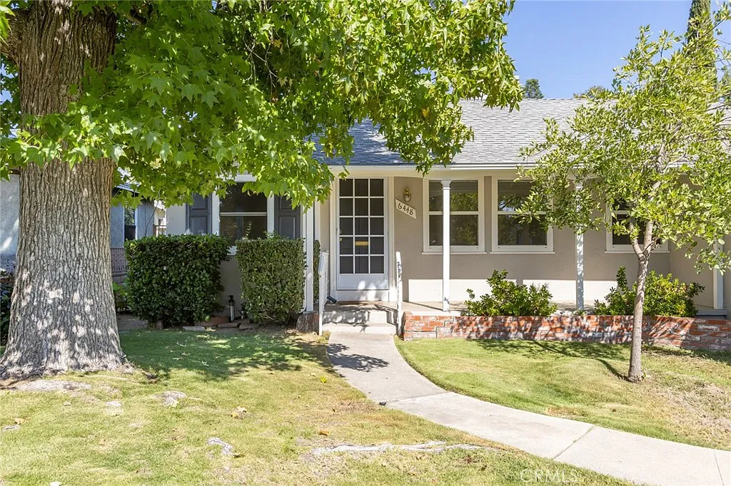 3 bed, 936 sqft, $3,200 — Photo 3