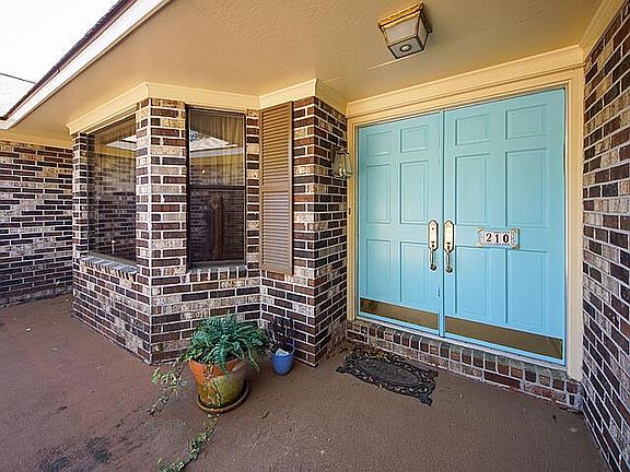 3rd image of 210 Boone Dr