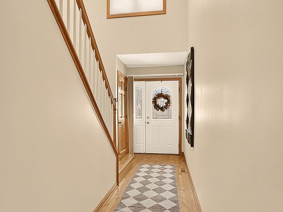 2nd image of 2544 Superior Ln NW