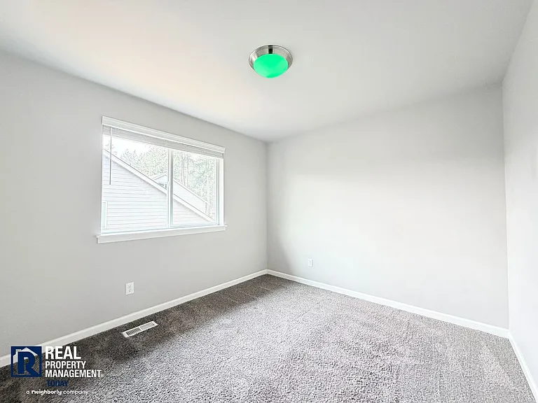 909 161st Street Ct E — Photo 15