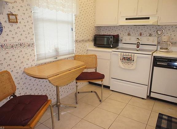 3rd image of 6220 Augusta Dr APT 111