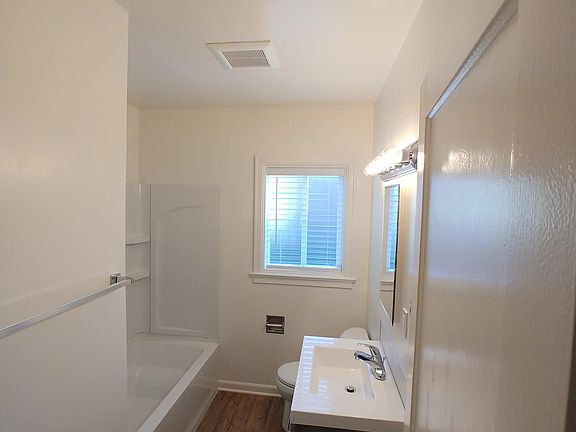5th image of 336 S 1st Ave