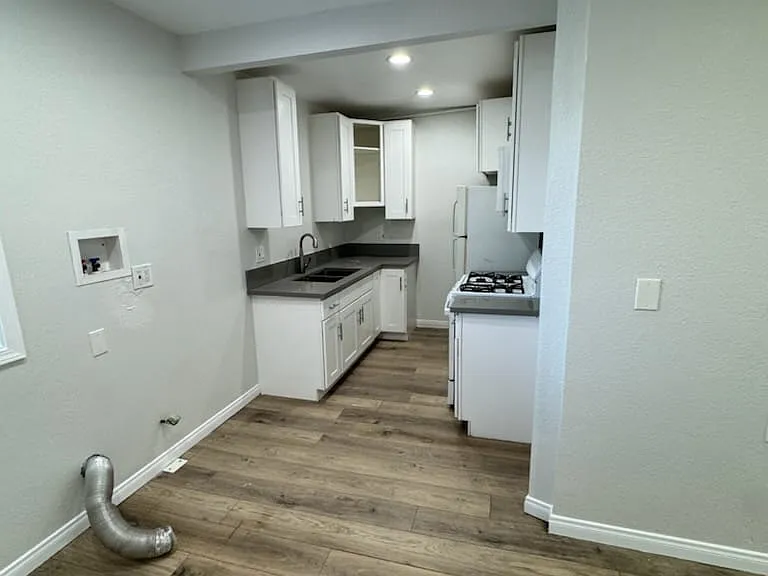4928 Auburn Dr #B — Photo 26