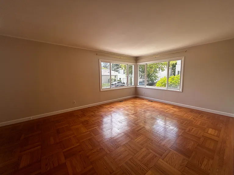 65 Elm St — Photo 3