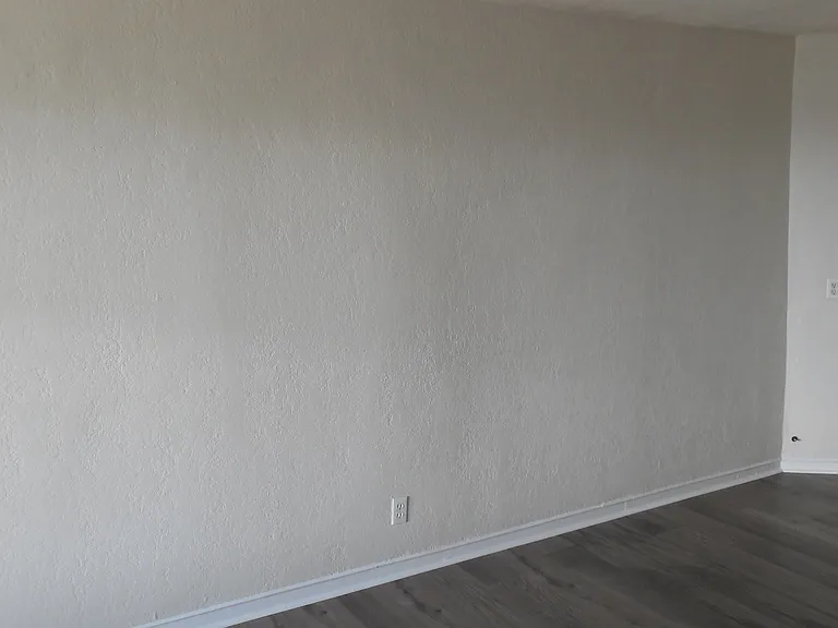701 W Yandell Dr #8 — Photo 6