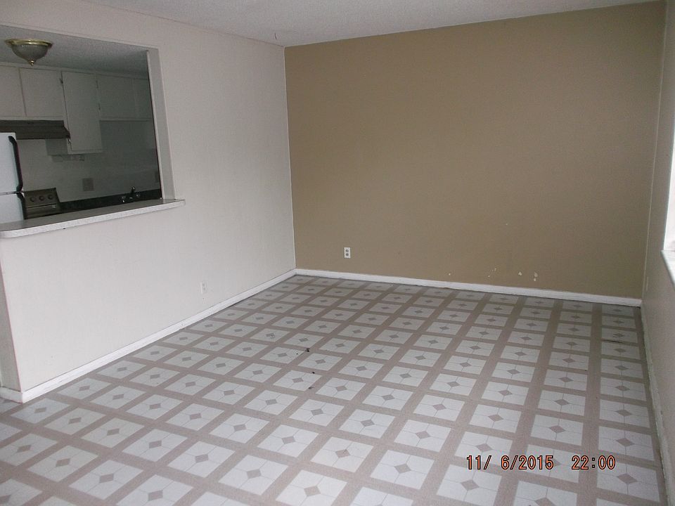 2nd image of 1419 Harrelton Dr