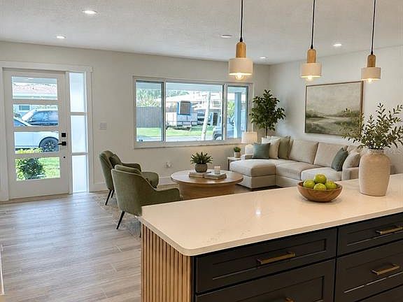5th image of 212 DRIFTWOOD PLACE
