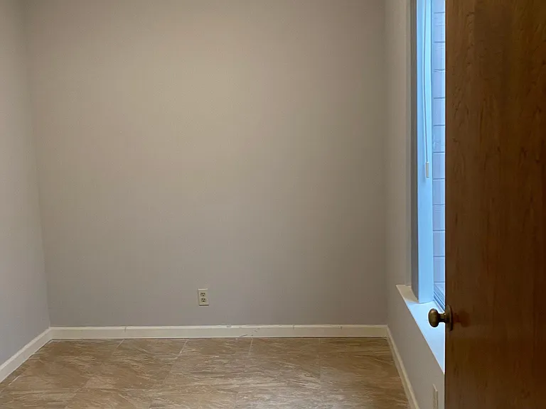 Bonus room/ office