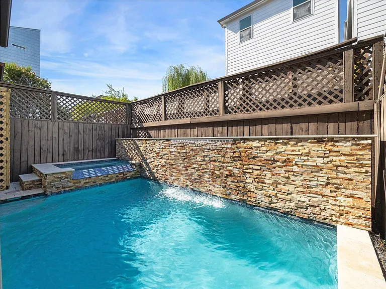 6114 Maxie St #B — Photo 14
