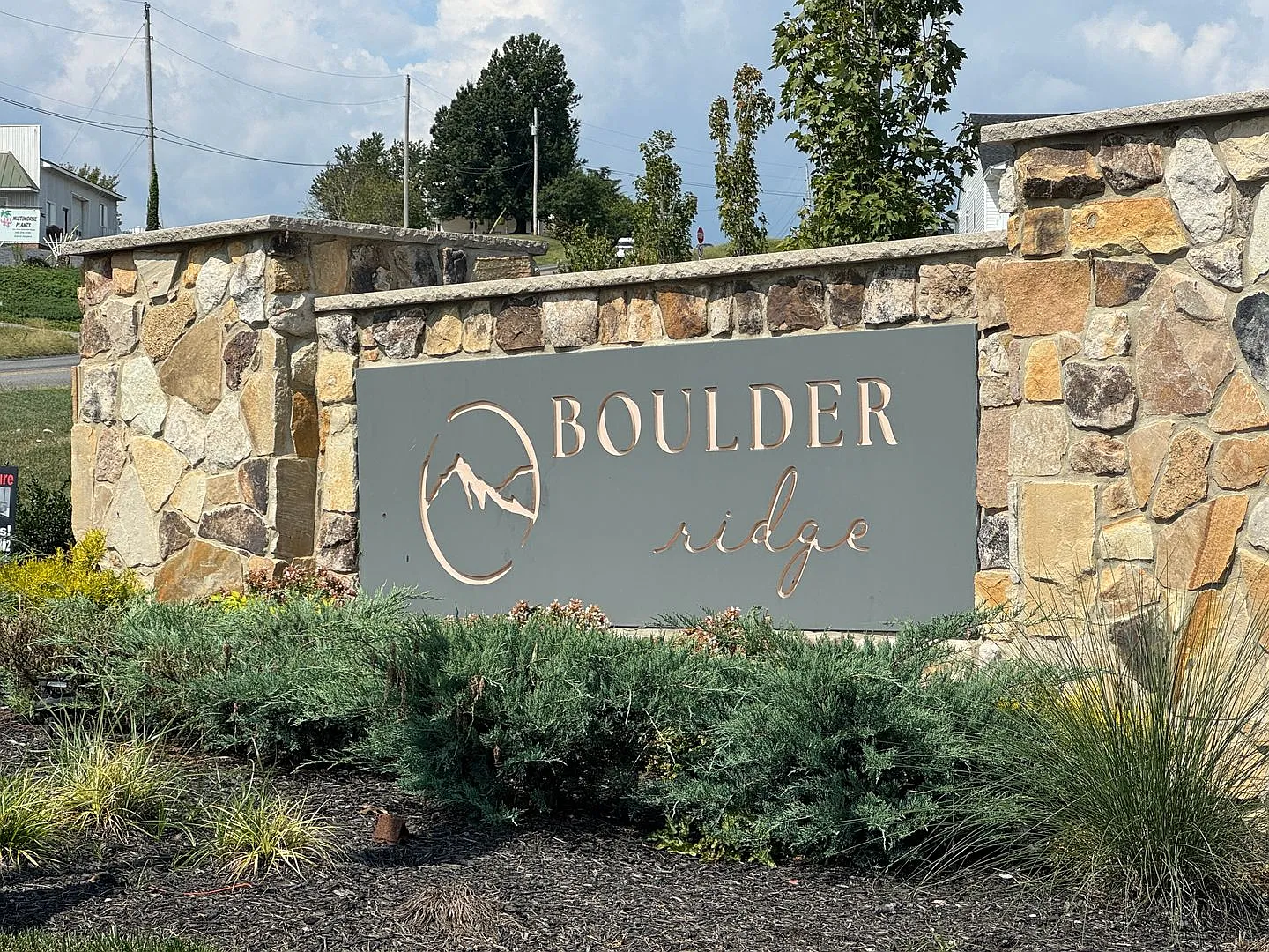 Brand New 3 Bedroom, 2. 5 bath Townhome in Boulder Ridge — Photo 3