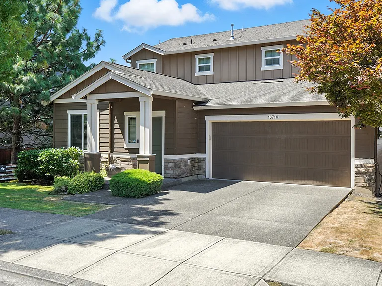 15710 NE 22nd Ave — Photo 1
