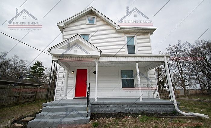 1st image of 216 Young St