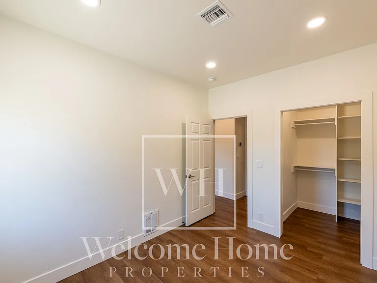 411 SE 8th St — Photo 14