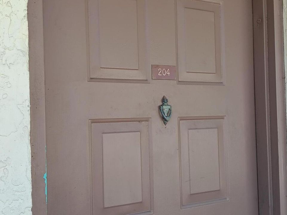 1st image of 14893 Wedgefield Dr APT 204
