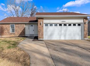 12484 Jerries Ln, Florissant, MO 63033
