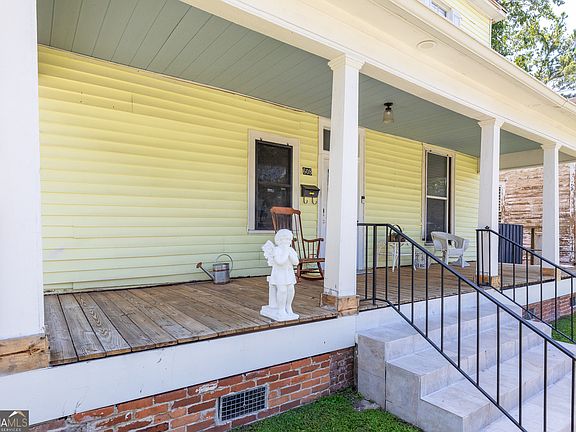 5th image of 608 Ware St