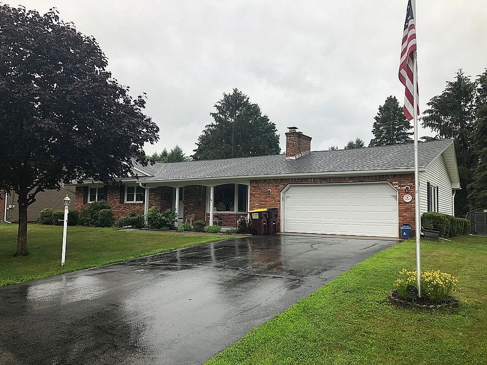 1st image of 34 Mountain View Dr