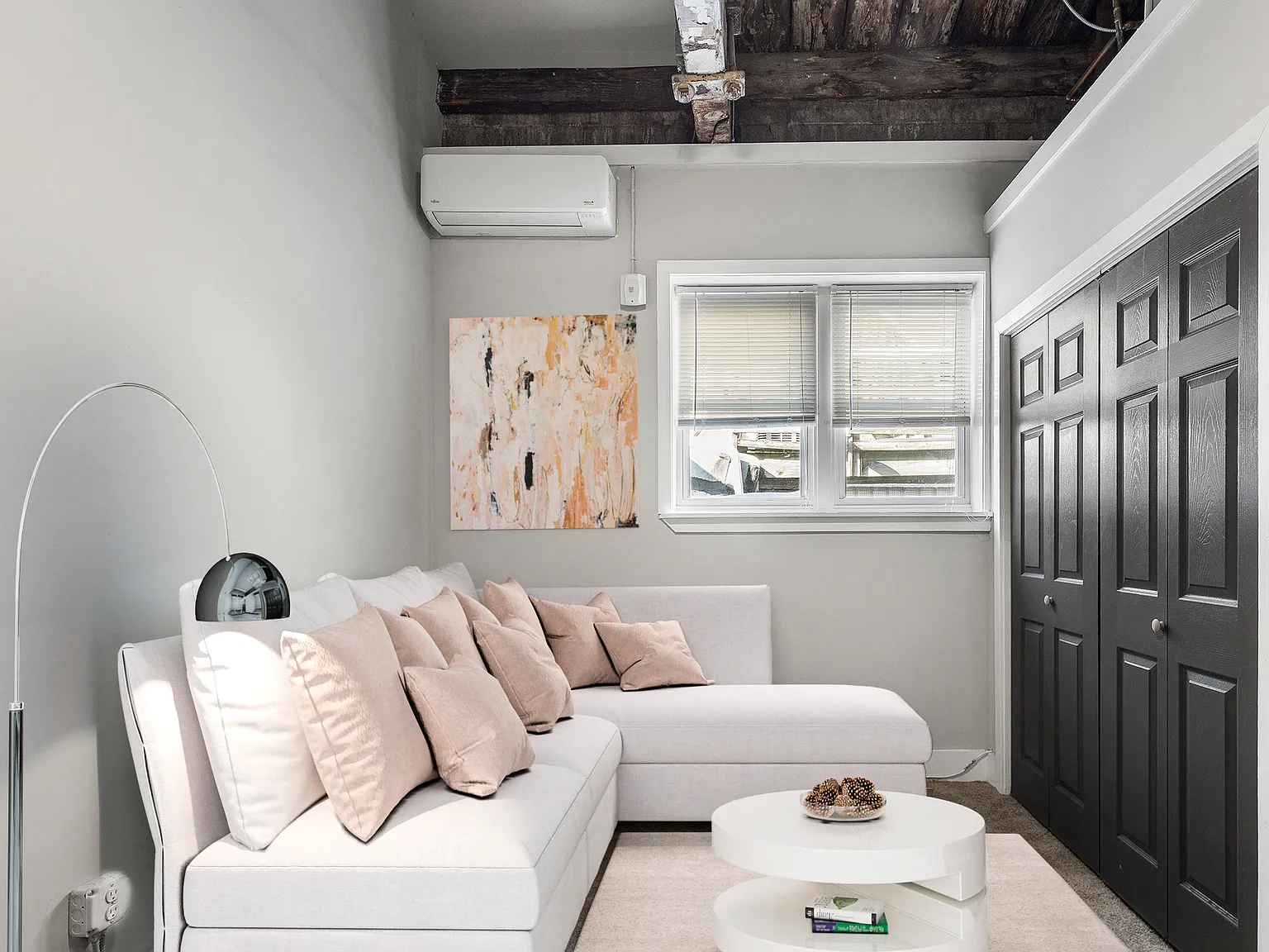 Bainbridge Lofts — Photo 2