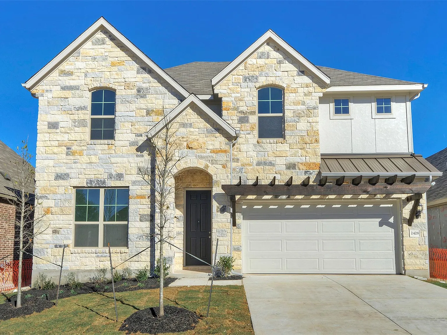 4 bed, 3.0 bath, 2640 sqft, $2,950 — Photo 2