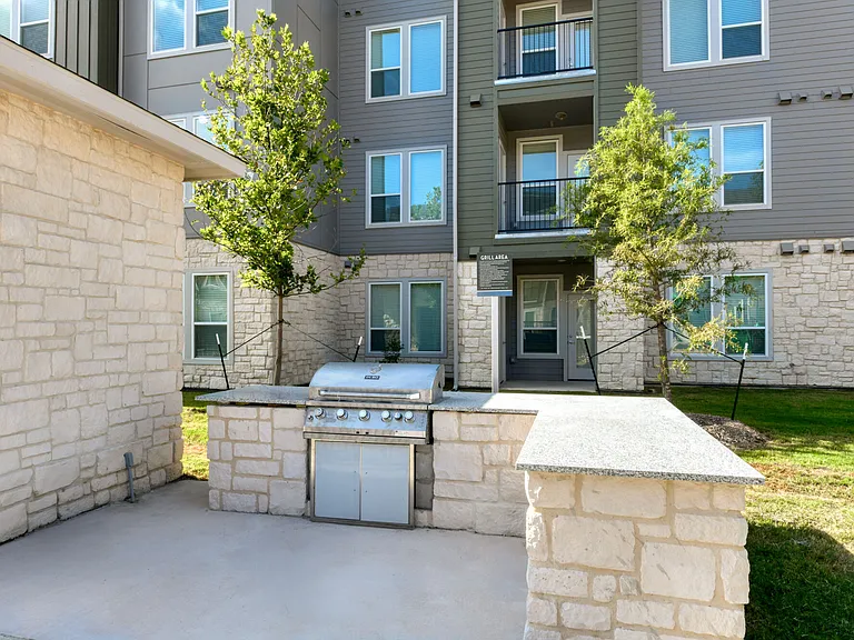 Sunstone Apartments — Photo 16