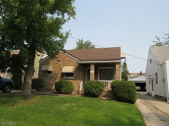 2nd image of 15309 Rockside Rd