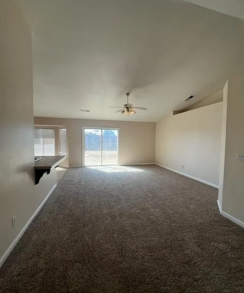3845 Primrose St — Photo 16