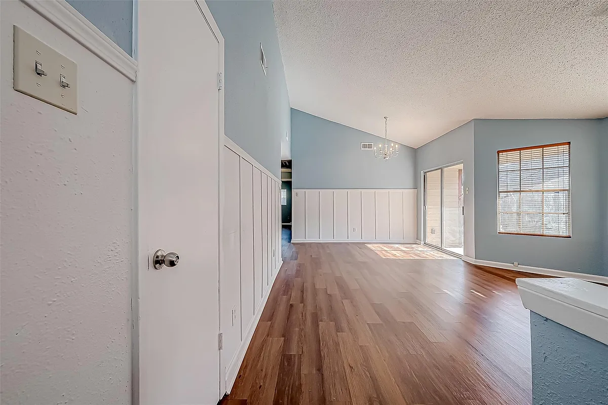 Building Photo - 14018 Blue Falls Dr