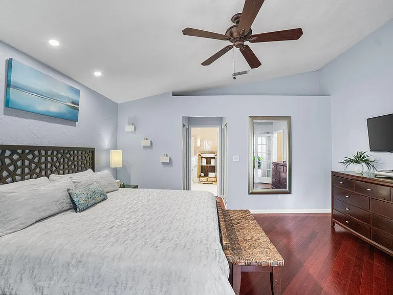 1256 Lake Breeze Dr — Photo 17