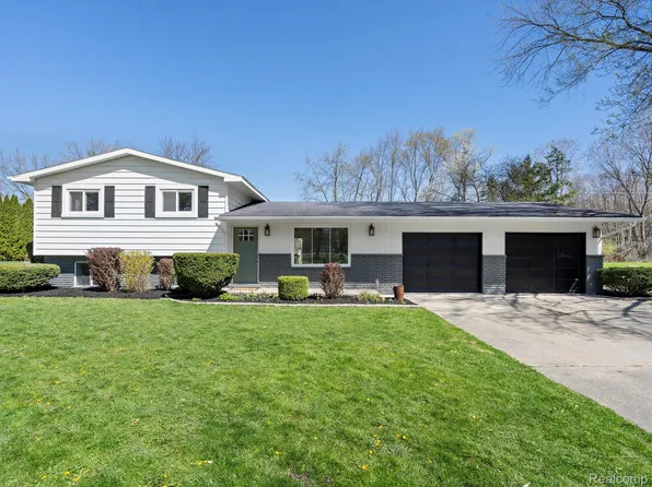 5396 Smiths Creek Rd, Smiths Creek, MI 48074