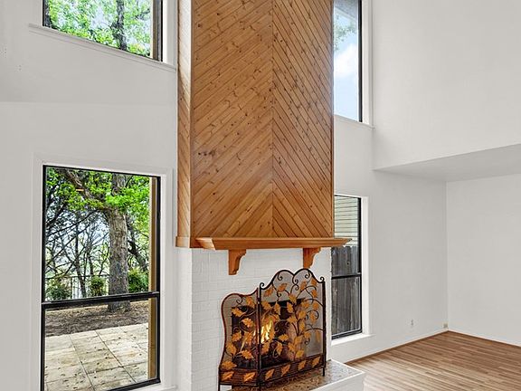 5th image of 463 Summit Cir