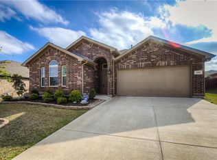 370 Coral Vine Ln, Burleson, TX 76028