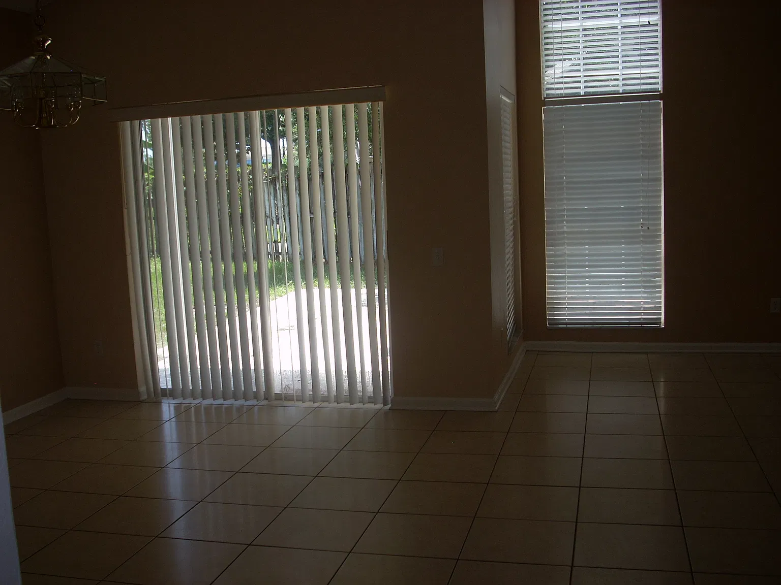 3 bed, 2.5 bath, 1841 sqft, $2,895 — Photo 4