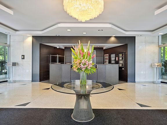 4th image of 3950 N Lake Shore Dr APT 1801