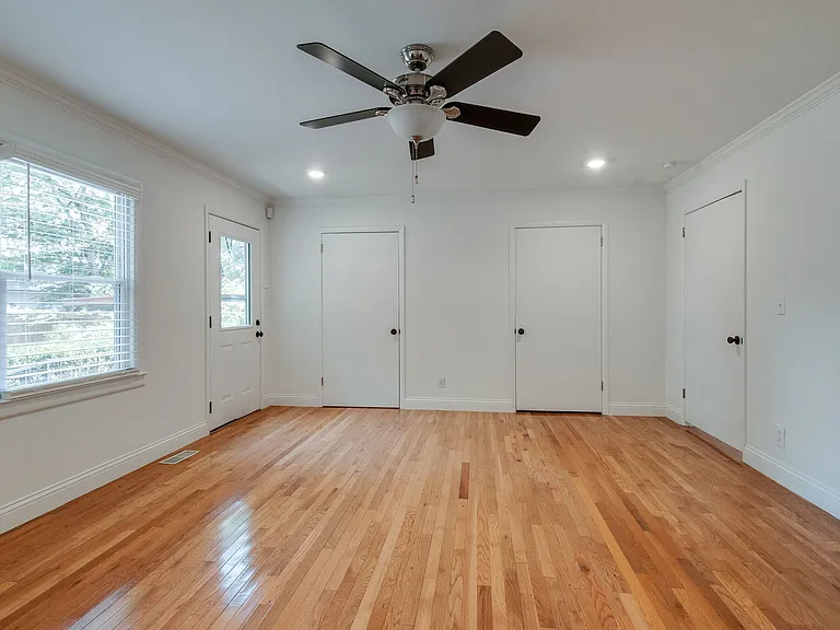 1006 S Douglas Ave — Photo 12