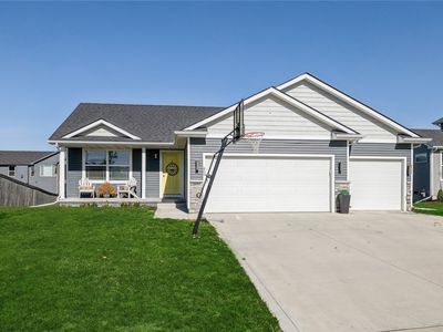 809 SW Timberview Dr, Grimes, IA, 50111