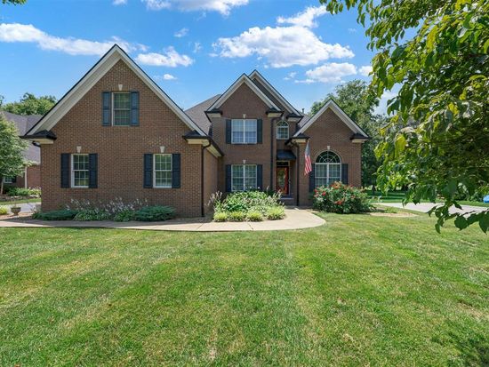 3422 Silver Sun Ct, Bowling Green, KY 42104